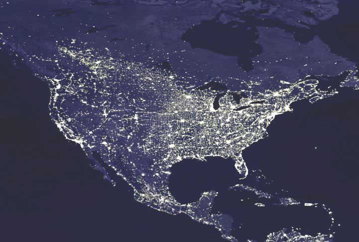 [picture before the East Coast Blackout, from space]